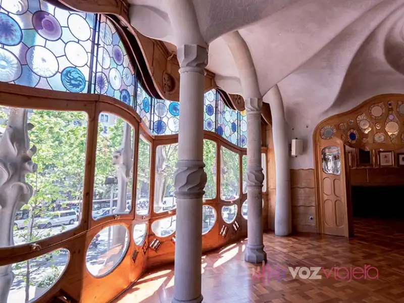 Audiogu A Gratis De Casa Batll En Barcelona Voz Viajera