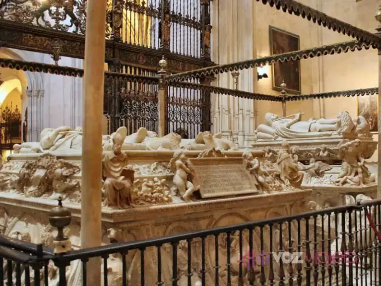 Tumbas de los Reyes Católicos en la Capilla Real de Granada.