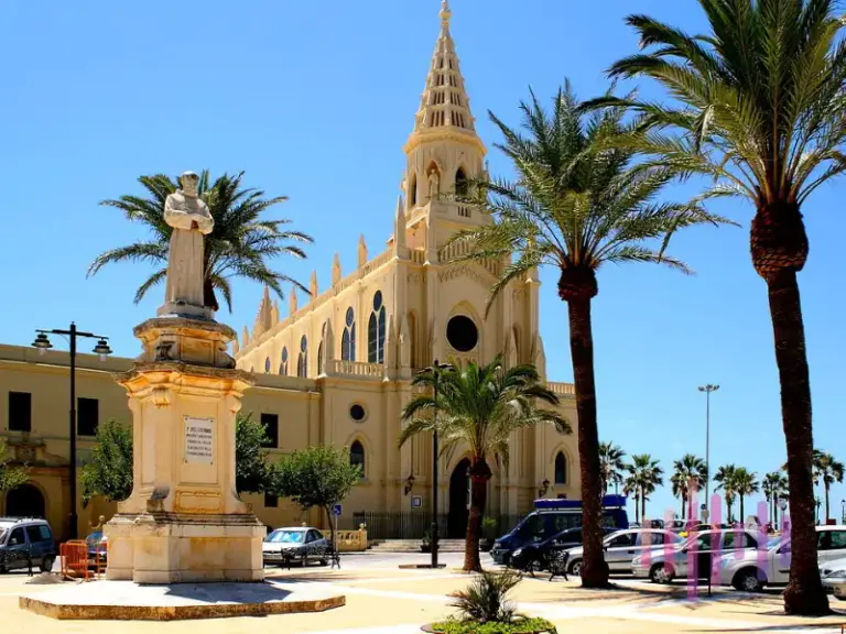 Santuario de Nuestra Señora de Regla junto al mar