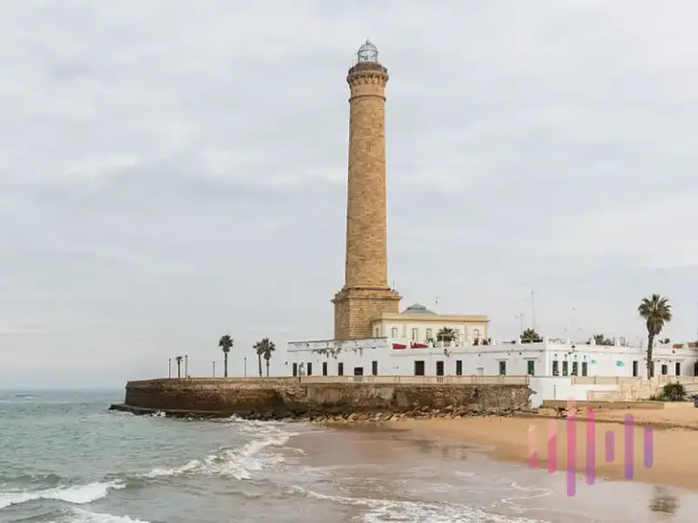 Vista desde la playa del Faro de Chipiona