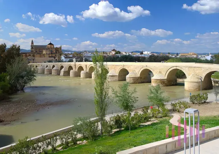 Vista del puente romano de Córdoba